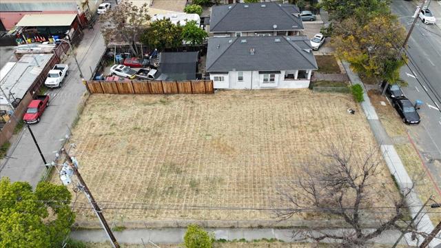 895 S 2nd Street, San Jose CA: https://media.crmls.org/mediaz/a7105e61-4b81-40fa-bcc6-a156b9b75d4e.jpg