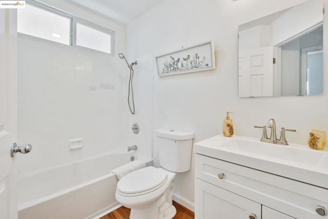 1261 King Loop, Tracy CA: https://media.crmls.org/mediaz/a710d5ab-032a-4d85-ab02-0ee521b7428d.jpg