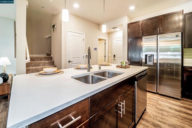 1233 Bockman, San Lorenzo CA: https://media.crmls.org/mediaz/a7110978-2179-4e0f-a136-259bd56d43bb.jpg