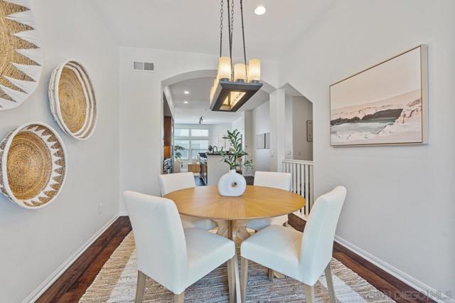 4880 Paramount Dr, San Diego CA: https://media.crmls.org/mediaz/a7115068-20ff-4649-b93e-61a404f86c13.jpg