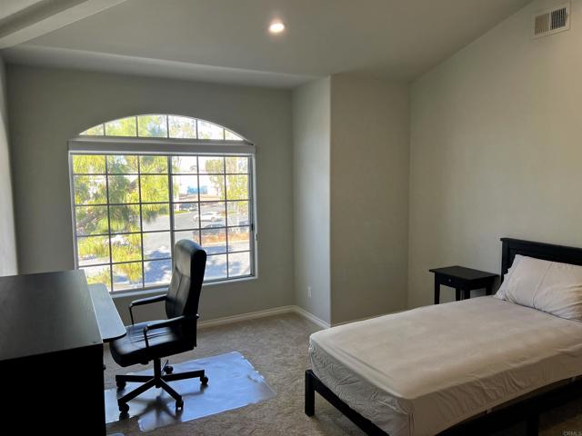 Detail Gallery Image 10 of 21 For 8597 via  Mallorca #E,  La Jolla,  CA 92037 - 2 Beds | 2 Baths