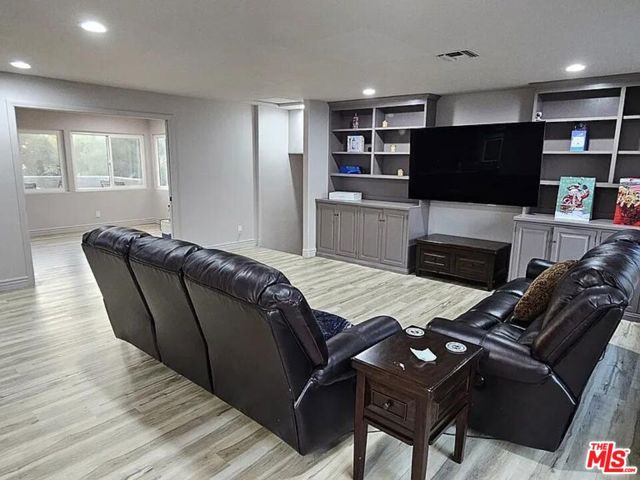 3414 Figueroa Street, Glendale CA: https://media.crmls.org/mediaz/a711d3fb-f3e5-4a03-b779-c07e67bf9344.jpg