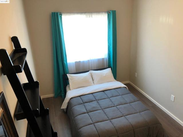 562 29th St, Oakland CA: https://media.crmls.org/mediaz/a71226f5-dc78-449b-85b7-ae72881b7a48.jpg