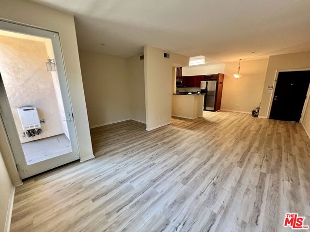 13941 Sherman Way, 205 photo 6