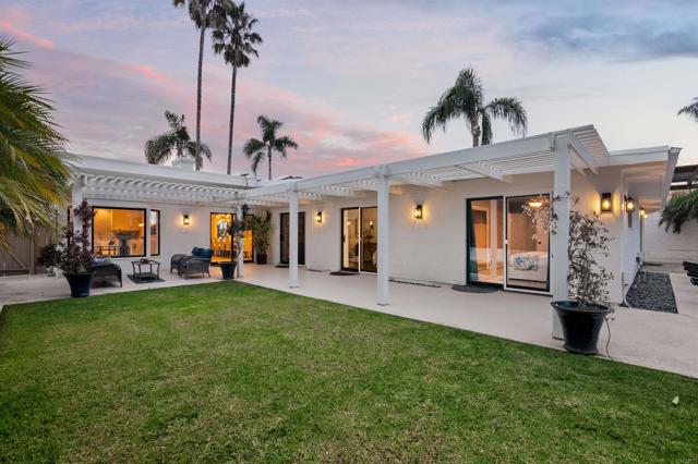 5918 Germaine Lane, La Jolla CA: https://media.crmls.org/mediaz/a7127e0c-b024-4957-ab61-f5e2d32b9c28.jpg