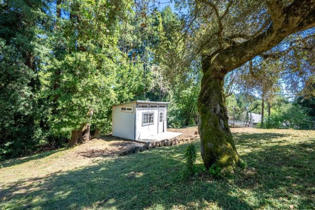 24035 Stage Stop Way, Los Gatos CA: https://media.crmls.org/mediaz/a712e90b-c534-425f-8816-11530843e6f0.jpg