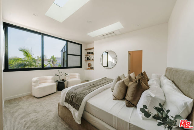 3440 Cattaraugus Avenue, Culver City CA: https://media.crmls.org/mediaz/a7140e4d-7469-4e85-b38a-b2805c64cc65.jpg