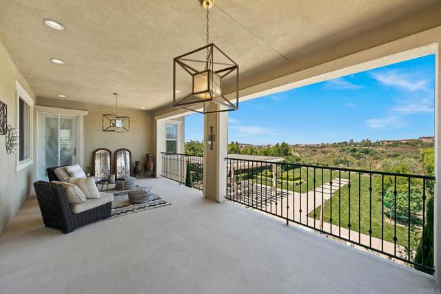 15642 Tanner Ridge Rd, San Diego CA: https://media.crmls.org/mediaz/a7144451-23ea-4203-a4a9-2e25f3b09a60.jpg