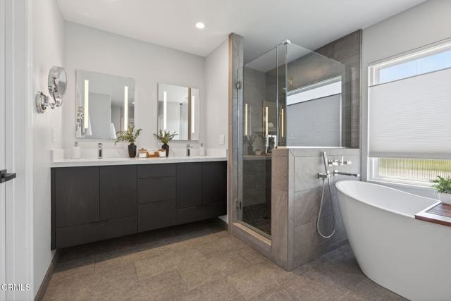 115 Cleveland Court, Ventura CA: https://media.crmls.org/mediaz/a7161586-b2a1-4035-87a3-2659efc51e75.jpg
