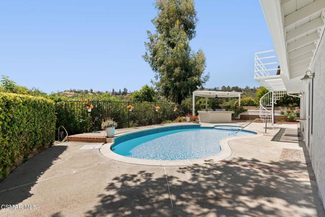 1984 Nettlebrook Street, Westlake Village CA: https://media.crmls.org/mediaz/a716211d-5870-4950-93ae-98fb8b78aa87.jpg