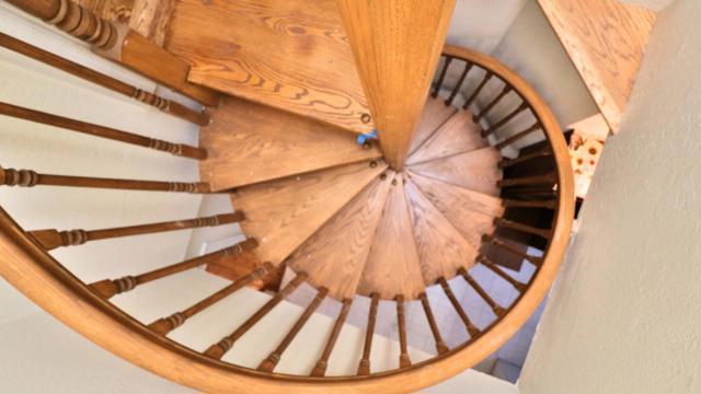 200 Iris Way, Palo Alto CA: https://media.crmls.org/mediaz/a71621fd-fdab-48bc-88a5-f64c64bbcbbd.jpg