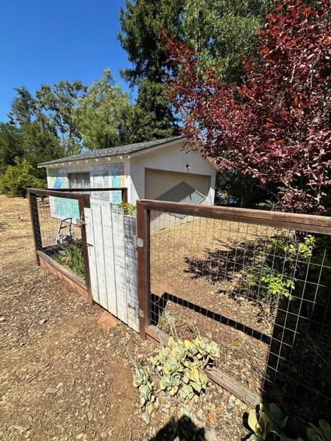 399 Hawthorne Avenue, Los Altos CA: https://media.crmls.org/mediaz/a7164c3c-dc8c-427a-ac0b-be9fd58ba6dd.jpg