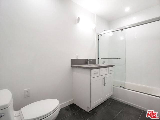 1229 S Kingsley Drive, Los Angeles CA: https://media.crmls.org/mediaz/a716cf9d-f2b7-4152-88d1-8b38cd803769.jpg