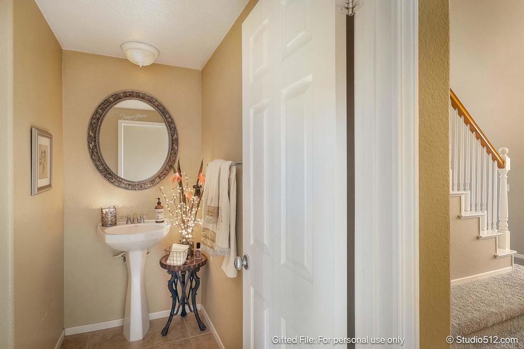 https://media.crmls.org/mediaz/a7170712-9556-45ac-bc97-f2f30437f991.jpg?preset=X-Large