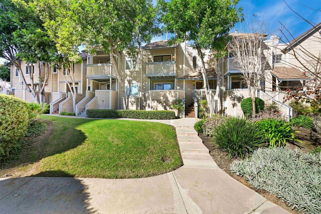 9260 Towne Centre Dr - photo 2