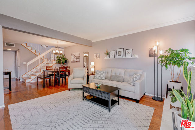 8330 Penfield Avenue, 10 photo 5