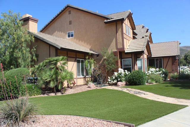 35135 Caprock Road, Santa Clarita CA: https://media.crmls.org/mediaz/a7181e93-1612-4f50-81ce-7b959c9931ed.jpg