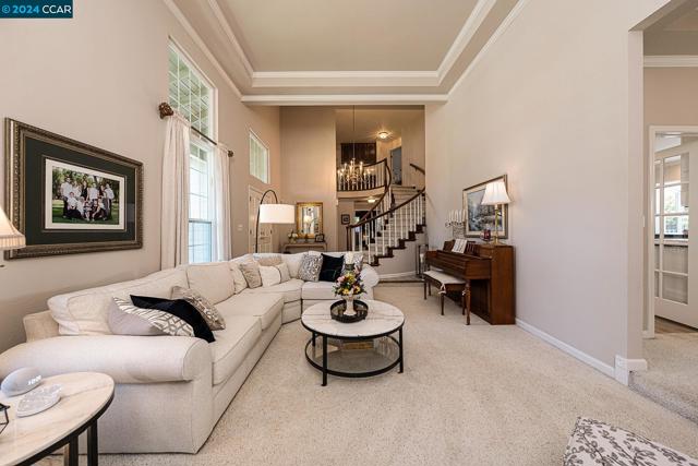 Image 5 of 59 For 604 Lomond Cir