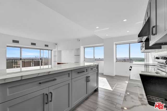 1155 N La Cienega Boulevard, West Hollywood CA: https://media.crmls.org/mediaz/a718b724-71a3-49d9-8b0a-44c4f53ac777.jpg
