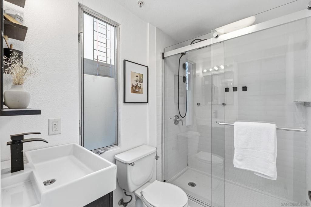 908 G St - photo 5