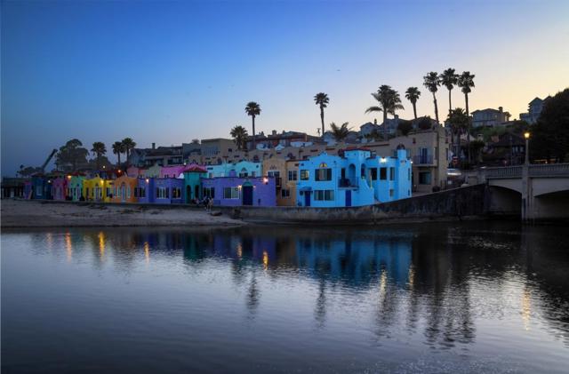 1500 Wharf Road, Capitola CA: https://media.crmls.org/mediaz/a71a4860-2b4f-4726-85df-832486054fc9.jpg