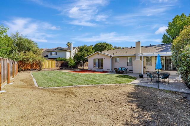 1109 El Camino Higuera, Milpitas CA: https://media.crmls.org/mediaz/a71a518e-53d7-4ce1-9a2e-439da5a3d290.jpg