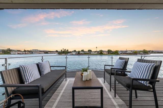 464 Fathom Drive, San Mateo CA: https://media.crmls.org/mediaz/a71ab62b-28c2-4d6f-a48c-a1882947f088.jpg