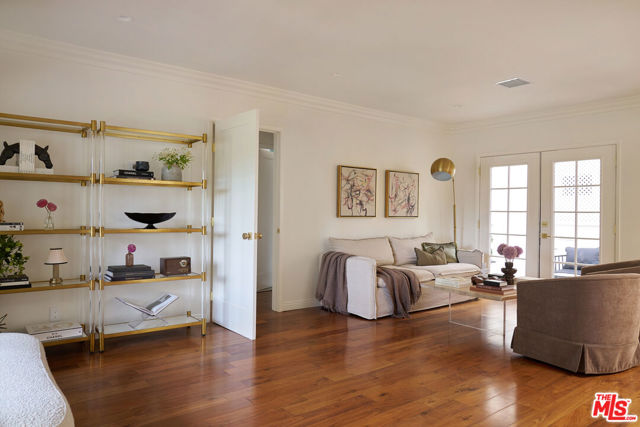 5 Bed Home for Sale in Los Angeles, California