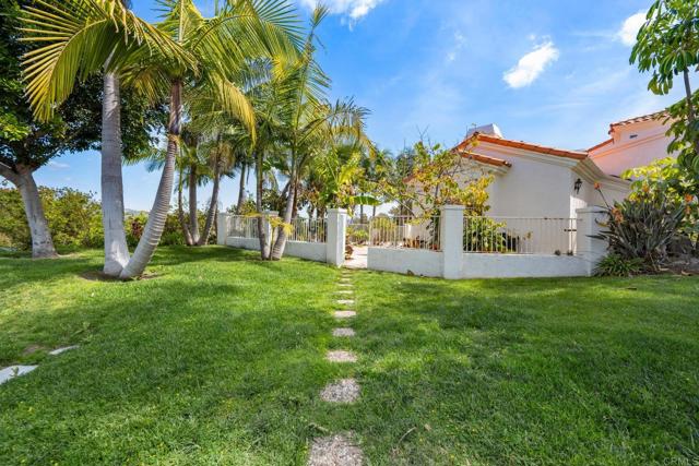 1367 Corona, Bonita CA: https://media.crmls.org/mediaz/a71b28a0-688b-4f64-8d4e-8cd15d00ab7a.jpg