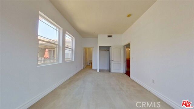 917 S New Hampshire Avenue, Los Angeles CA: https://media.crmls.org/mediaz/a71b53da-a55d-4ca3-b5d2-9a325d21a6a8.jpg