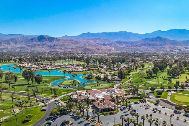 247 Loch Lomond Road, Rancho Mirage CA: https://media.crmls.org/mediaz/a71b9ed7-48e1-4ba1-b994-e973d2ea6b8f.jpg