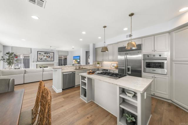 Detail Gallery Image 7 of 32 For 12833 Baywind, San Diego,  CA 92130 - 5 Beds | 4/1 Baths