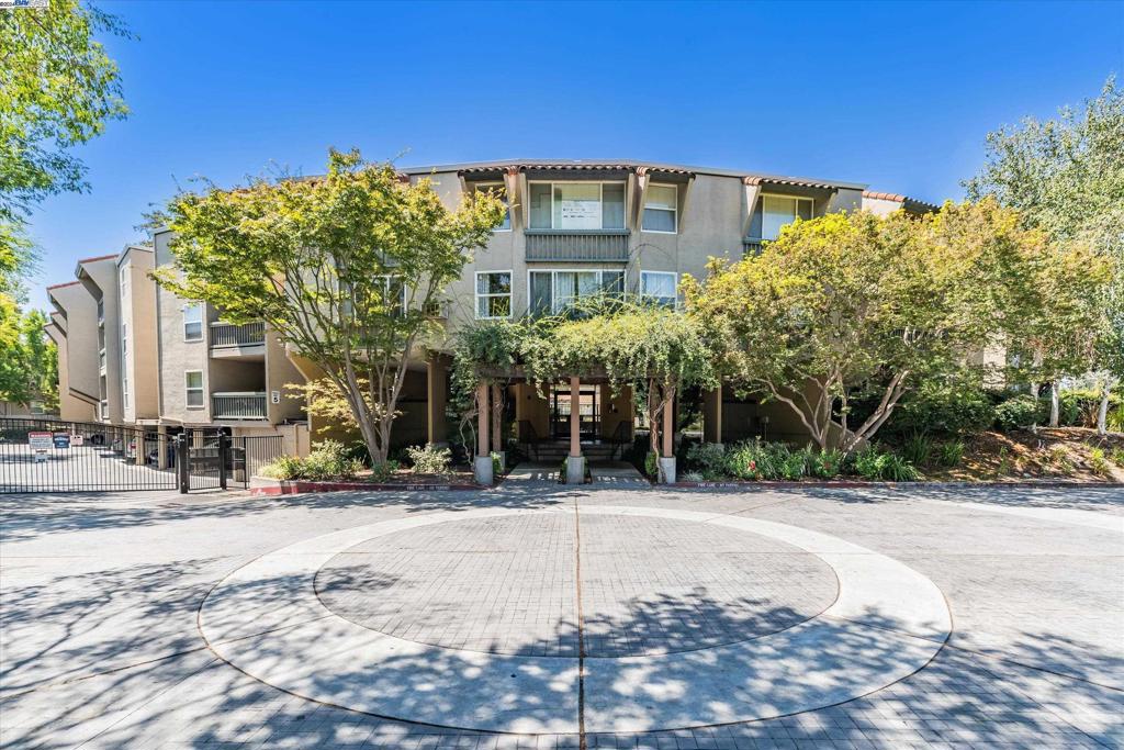 1085 Murrieta Blvd #301