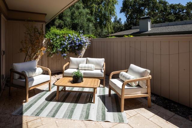 4 Bay Tree Lane, Los Altos CA: https://media.crmls.org/mediaz/a71d7264-a86c-447b-92df-3d5d29ebece9.jpg