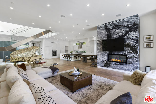 726 N Martel Avenue, Los Angeles CA: https://media.crmls.org/mediaz/a71dd971-54ad-47d4-a710-5436c1add19e.jpg