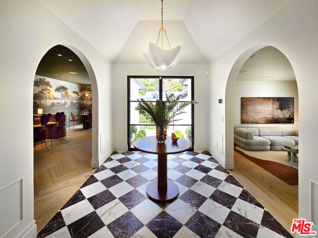 2288 Coldwater Canyon Drive, Beverly Hills CA: https://media.crmls.org/mediaz/a71e010f-62c7-4417-8df5-b32485156aa9.jpg