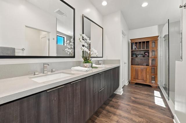 160 Obsidian Loop N, Palm Springs, CA 92264