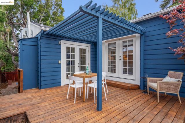 4006 Lincoln Ave, Oakland CA: https://media.crmls.org/mediaz/a71ee0f7-be67-47cd-bba4-df8daaa73e04.jpg