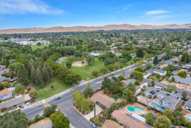 1198 Quail Ct, Concord CA: https://media.crmls.org/mediaz/a71ffb75-3928-4e0c-bdf7-b631055e6281.jpg