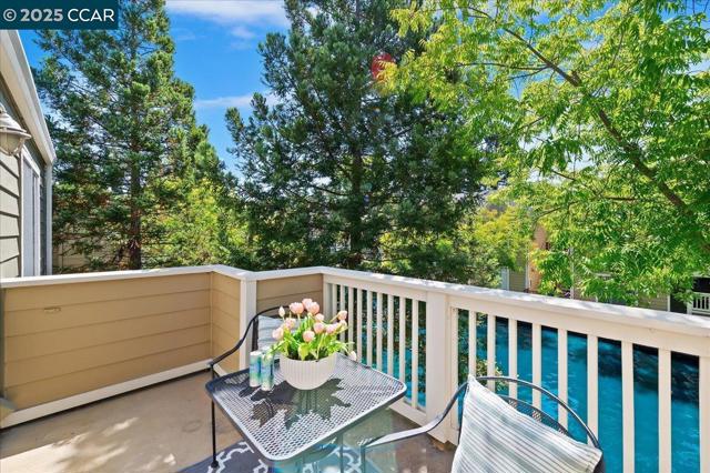 115 Reflections Dr, San Ramon CA: https://media.crmls.org/mediaz/a71ffdc7-495e-4d15-8d70-f86d7dd4f679.jpg