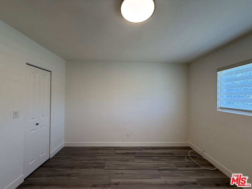 https://media.crmls.org/mediaz/a720d238-db6b-4d1f-9c4e-a82395a273a1.jpg?preset=X-Large