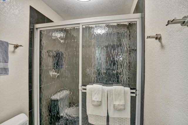 30 San Vicente Ct, Danville CA: https://media.crmls.org/mediaz/a721ee57-8299-408f-8fa9-d8b3a5f94ace.jpg