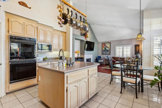 Image 18 of 54 For 28770 Barn Rock Dr
