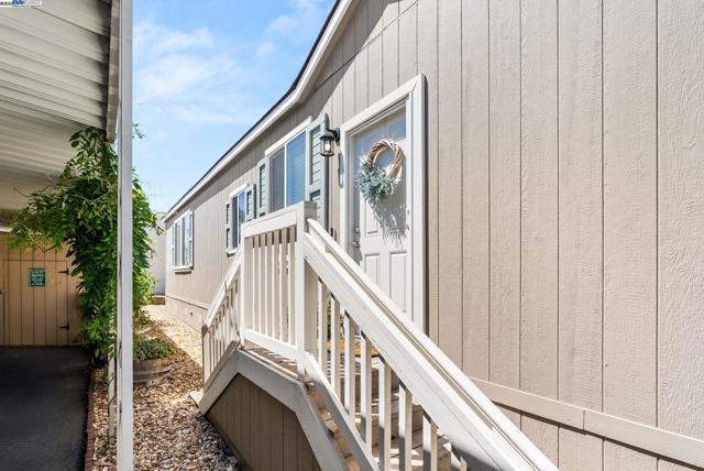 65 Pali, Pittsburg CA: https://media.crmls.org/mediaz/a722b33d-cf42-47f6-9b79-896bfd8122f6.jpg
