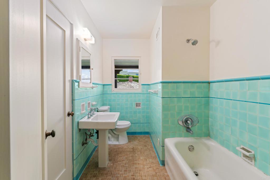 1406 La Jolla Knoll - photo 18