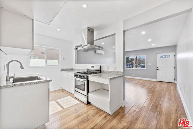 24242 Pine Street, Newhall CA: https://media.crmls.org/mediaz/a722ca63-1a16-44fe-a36f-94cb2ea37d73.jpg