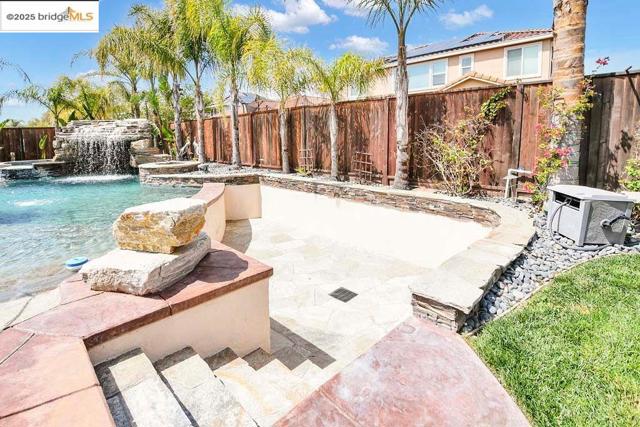 8065 Westport Circle, Discovery Bay CA: https://media.crmls.org/mediaz/a722fbf7-5a65-4e3b-8e69-8baa87ec1cd5.jpg