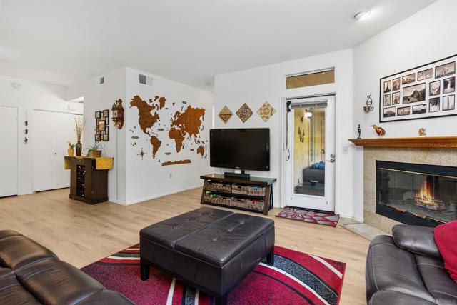 18515 Caminito Pasadero, San Diego CA: https://media.crmls.org/mediaz/a723b3aa-13f7-4f36-9f3a-a67f1cf2ccd7.jpg