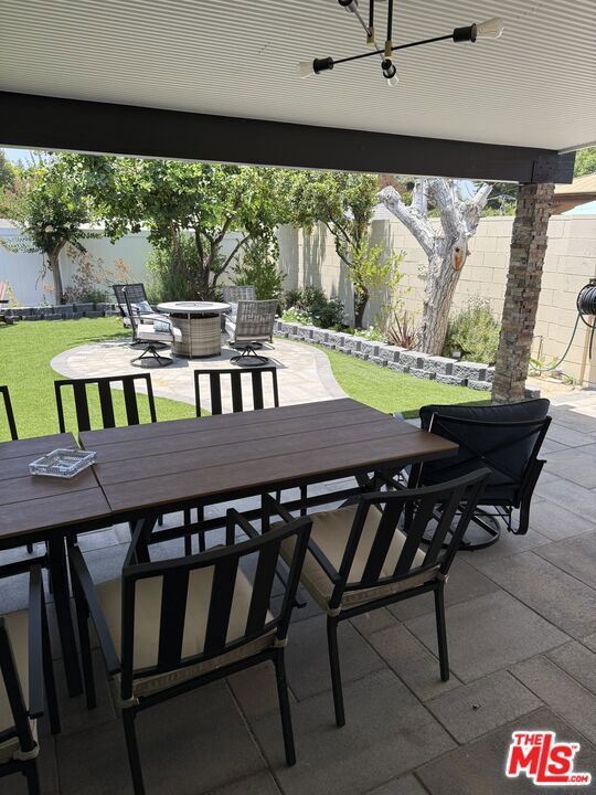 7627 Encino Avenue, Northridge CA: https://media.crmls.org/mediaz/a723c3c0-bcab-4b80-aed6-706de87ef55c.jpg