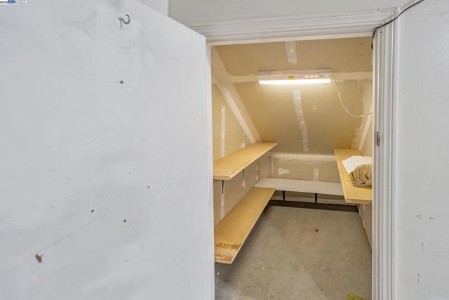 840 Menay Dr, Tracy CA: https://media.crmls.org/mediaz/a723f0bd-c579-4f36-b707-e25f086055f2.jpg